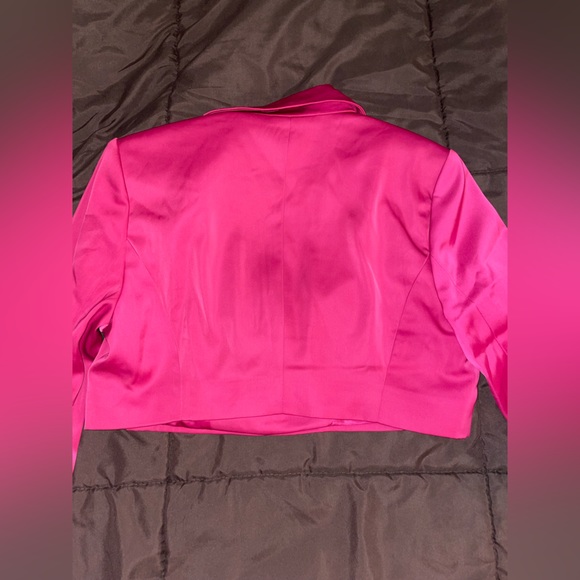 NWT House Of Harlow 1960 Bright Pink Two Piece Skort Crop Blazer set Size 8 - Picture 8 of 9